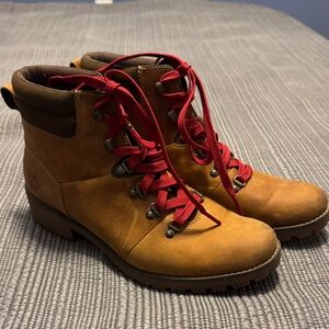 Timberland Women's Tan Boots with Red Laces